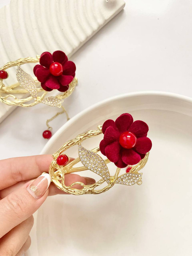 گیره مو چفتی گل رز با طراحی خاص کد ۲۷۱۷